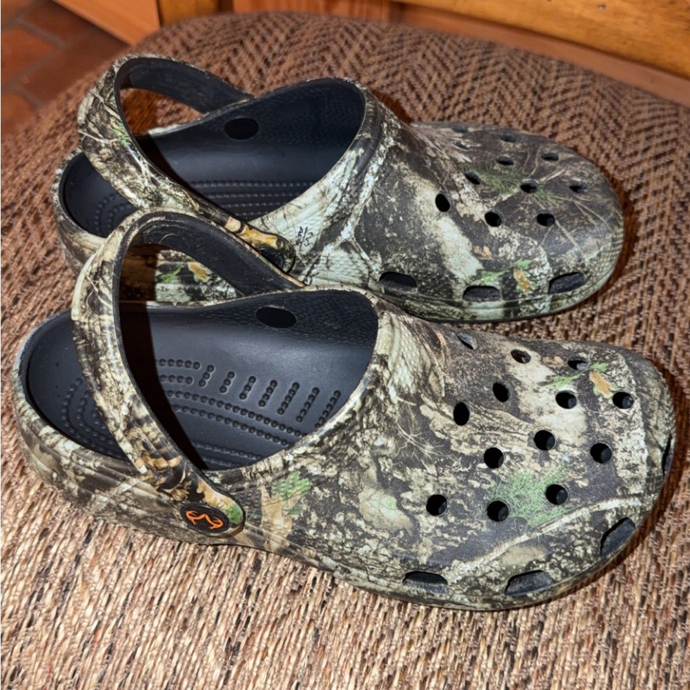 CROCS Kids Camouflage Sandals - Green and Black - Picture 3 of 4